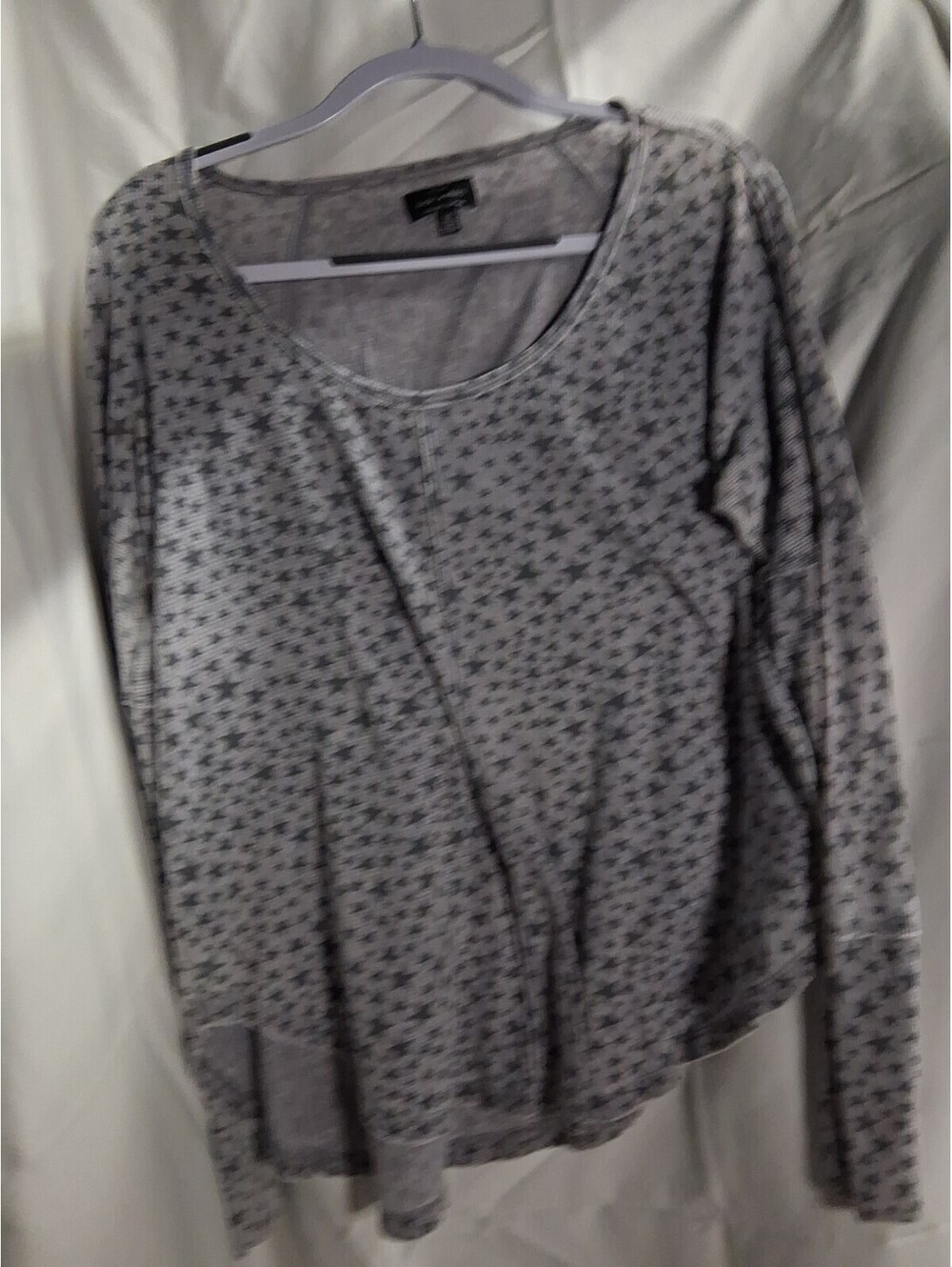 Lucky Brand women's long-sleeve knit top  star pattern and curved hem Large L2